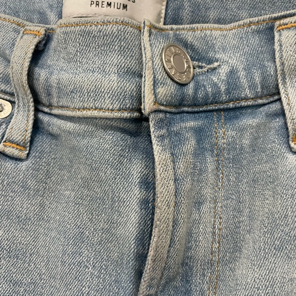 Agolde premium collection. Size 26. Cut 46628. Style A003-1045. Luxurious feel. - Picture 5 of 10